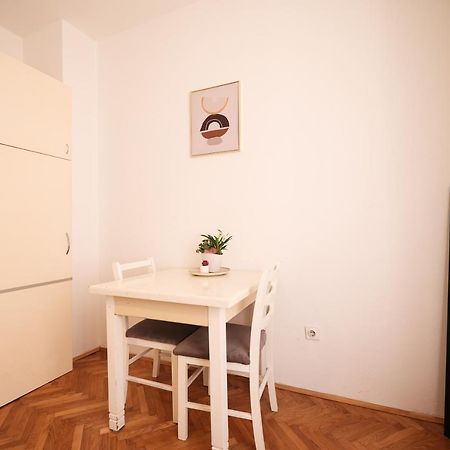 Cozy Studio Apartments In City Centar Stosija Zara Esterno foto