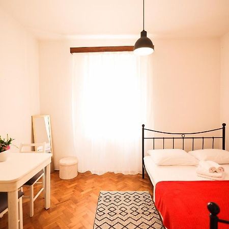 Cozy Studio Apartments In City Centar Stosija Zara Esterno foto