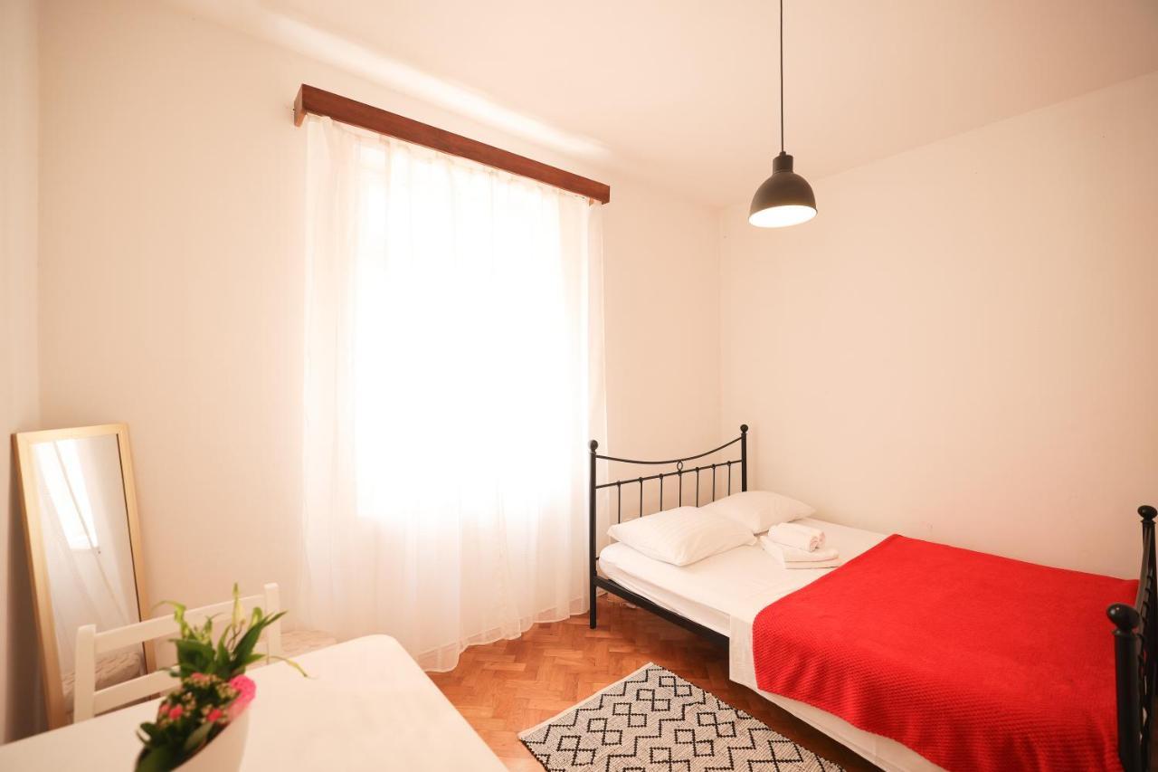 Cozy Studio Apartments In City Centar Stosija Zara Esterno foto