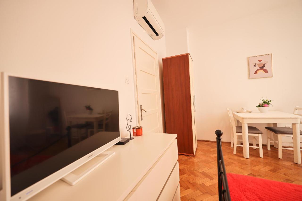 Cozy Studio Apartments In City Centar Stosija Zara Esterno foto