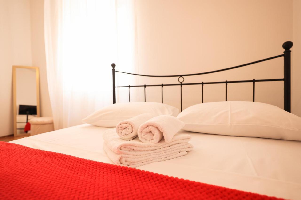 Cozy Studio Apartments In City Centar Stosija Zara Esterno foto