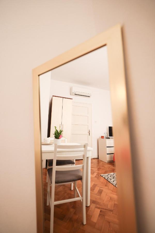 Cozy Studio Apartments In City Centar Stosija Zara Esterno foto