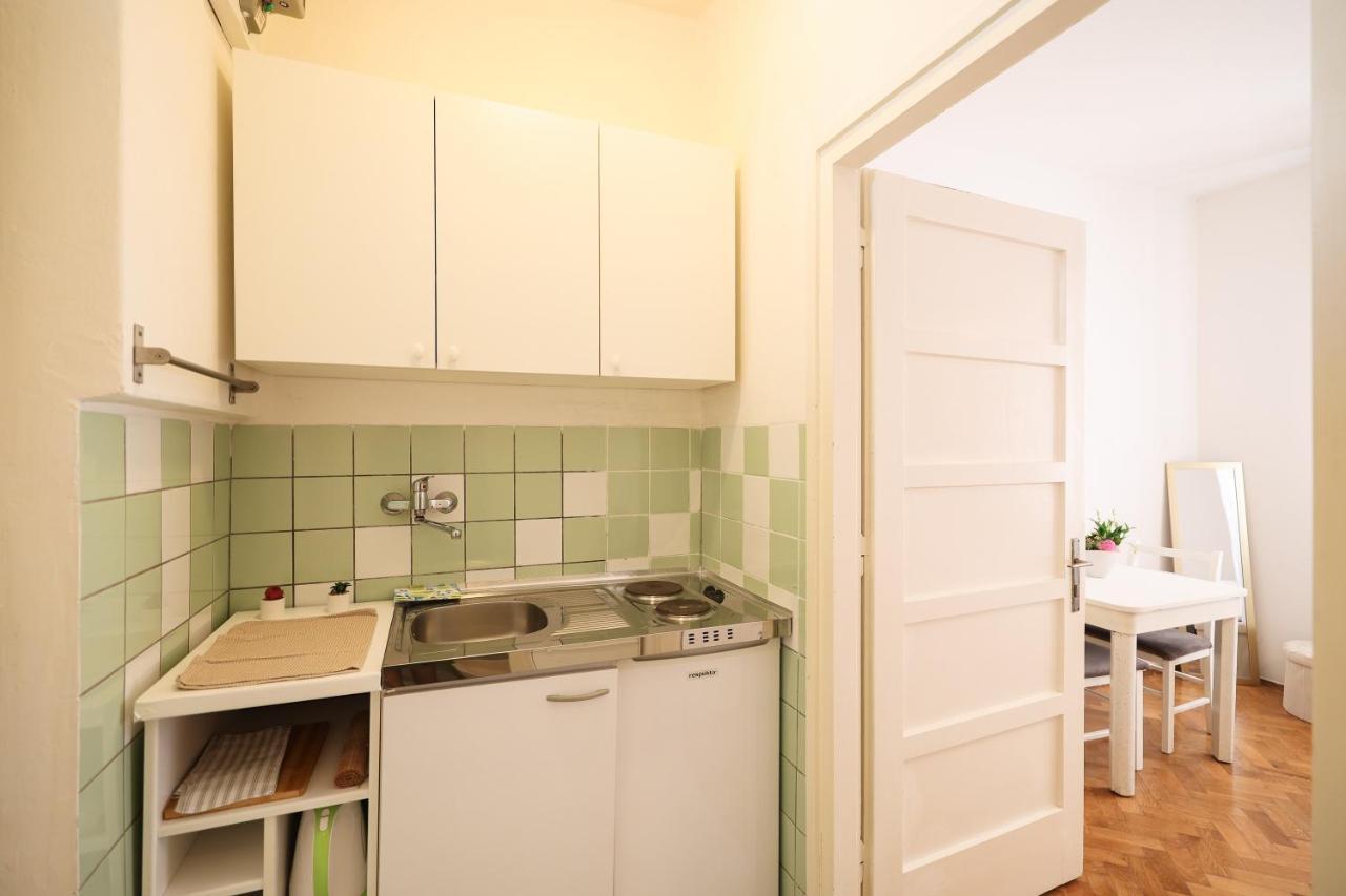 Cozy Studio Apartments In City Centar Stosija Zara Esterno foto