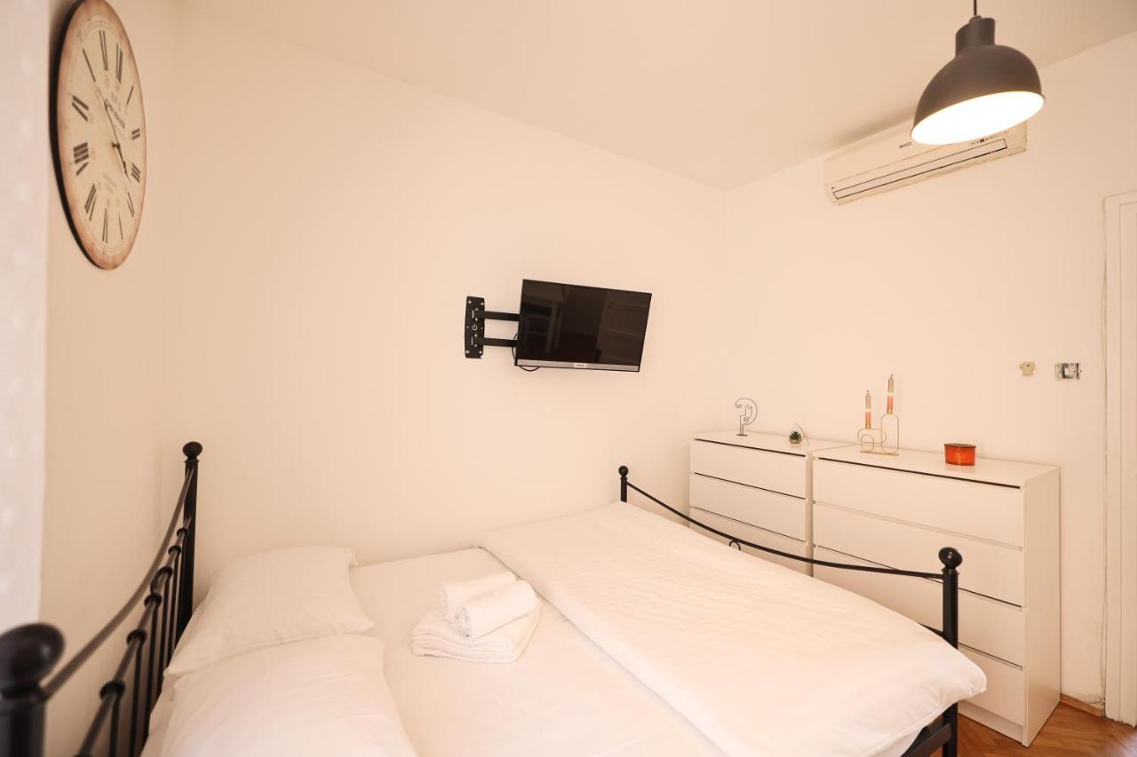 Cozy Studio Apartments In City Centar Stosija Zara Esterno foto