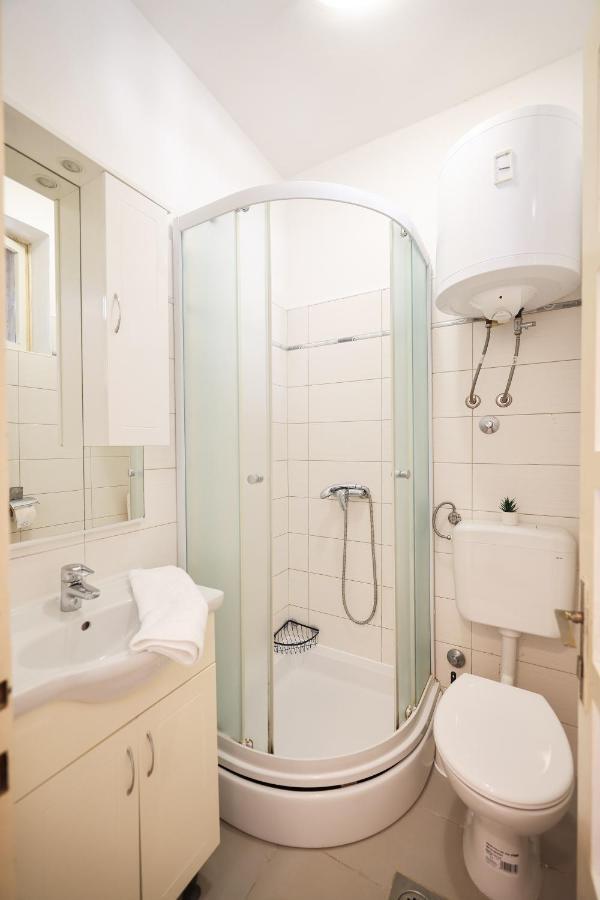 Cozy Studio Apartments In City Centar Stosija Zara Esterno foto